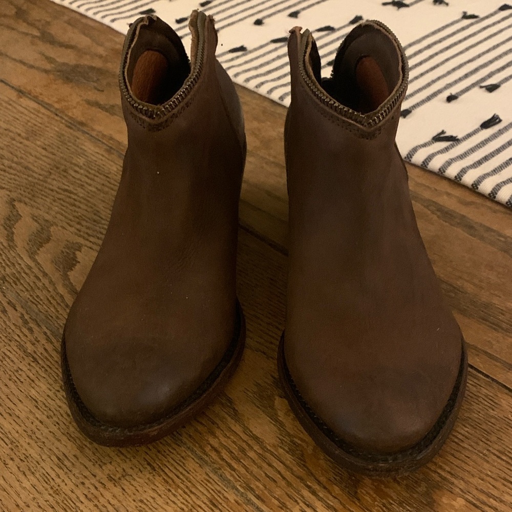 Women’s handmade Mescalero leather boots. Size 37.